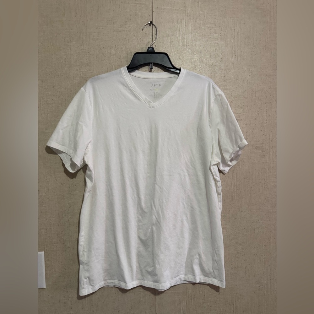 Apt. 9 men’s premier flex v neck tshirt